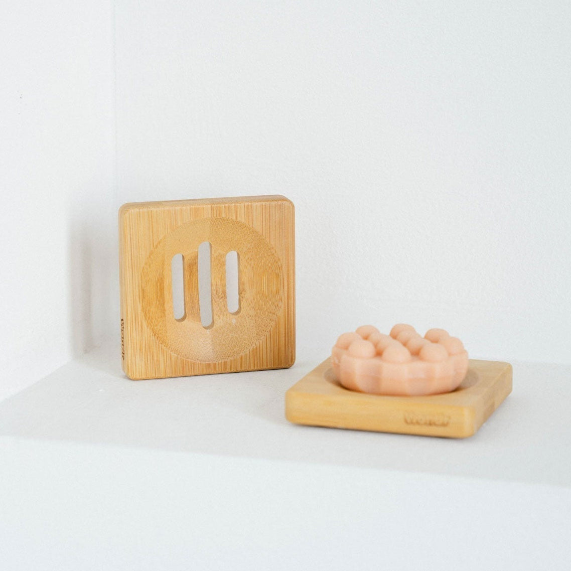 PORTE-SHAMPOING EN BAMBOU